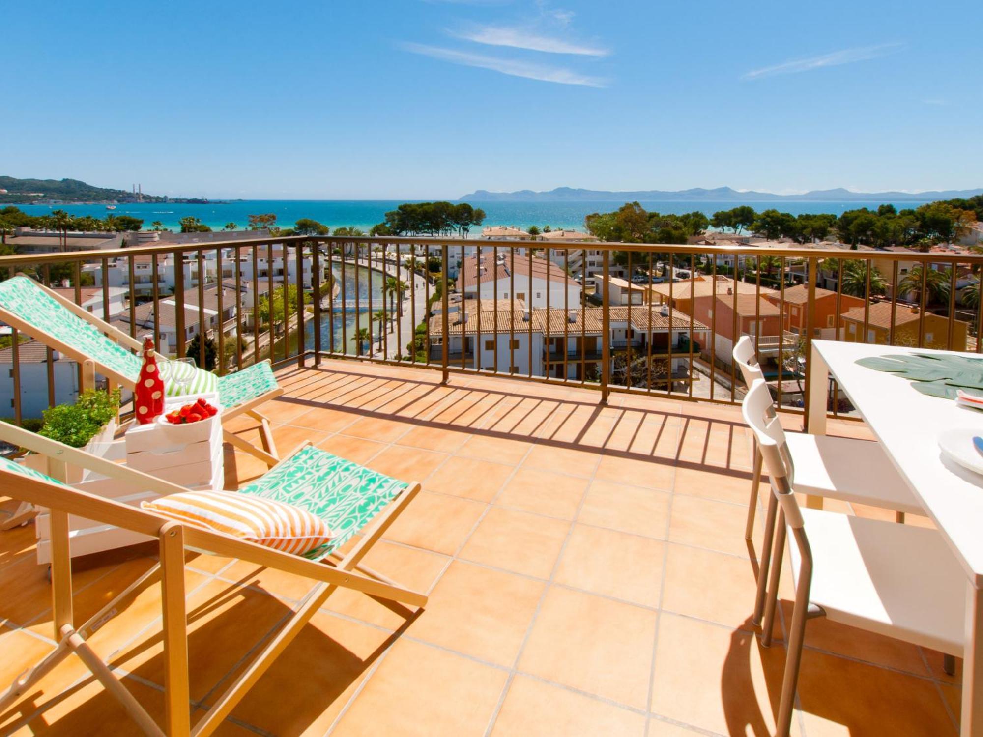 The Shell Ll New At The Beach, With Sea Views And Swimming Pool