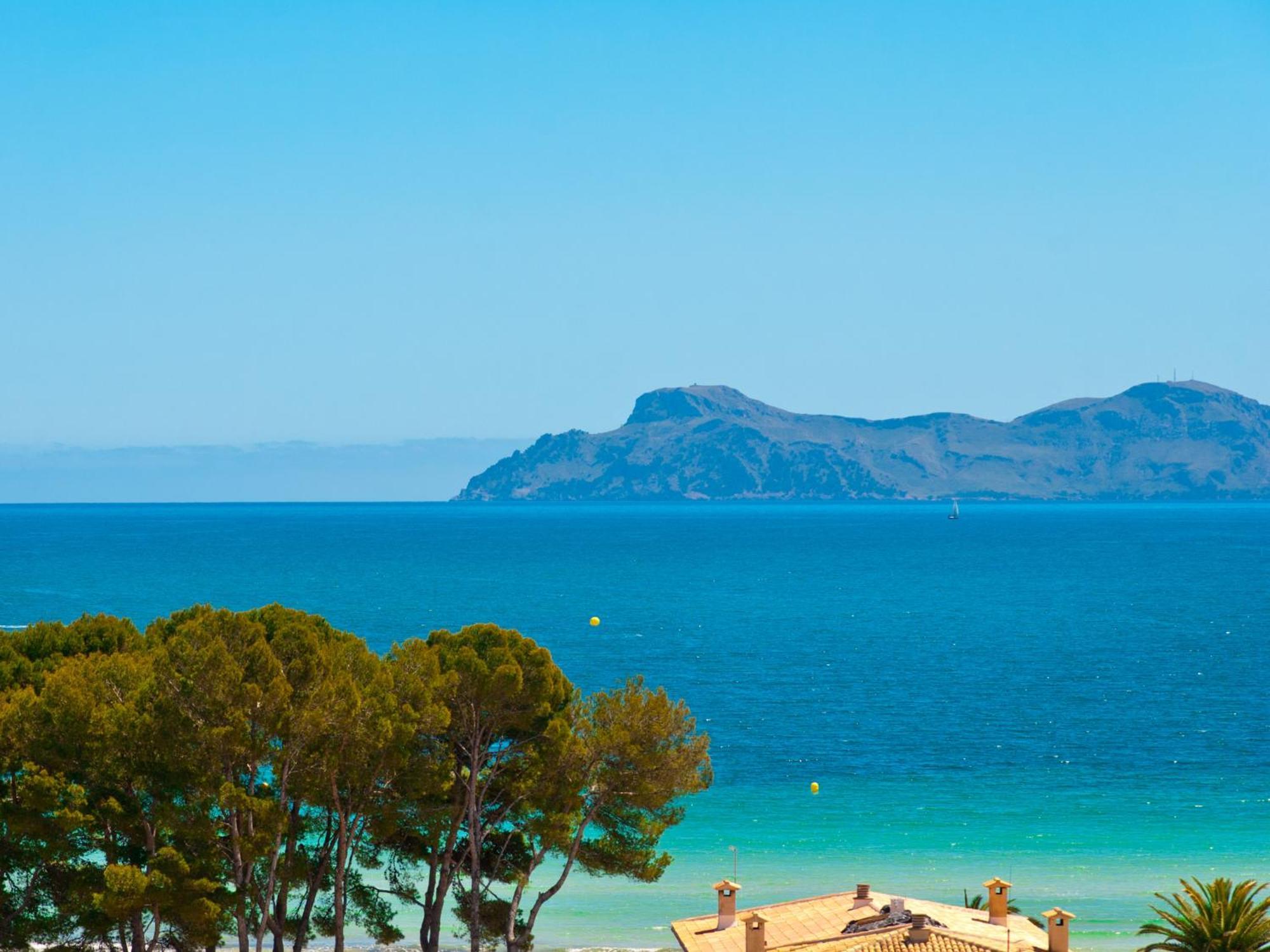 Apartment The Shell Ll New At The Beach, With Sea Views And Swimming Pool