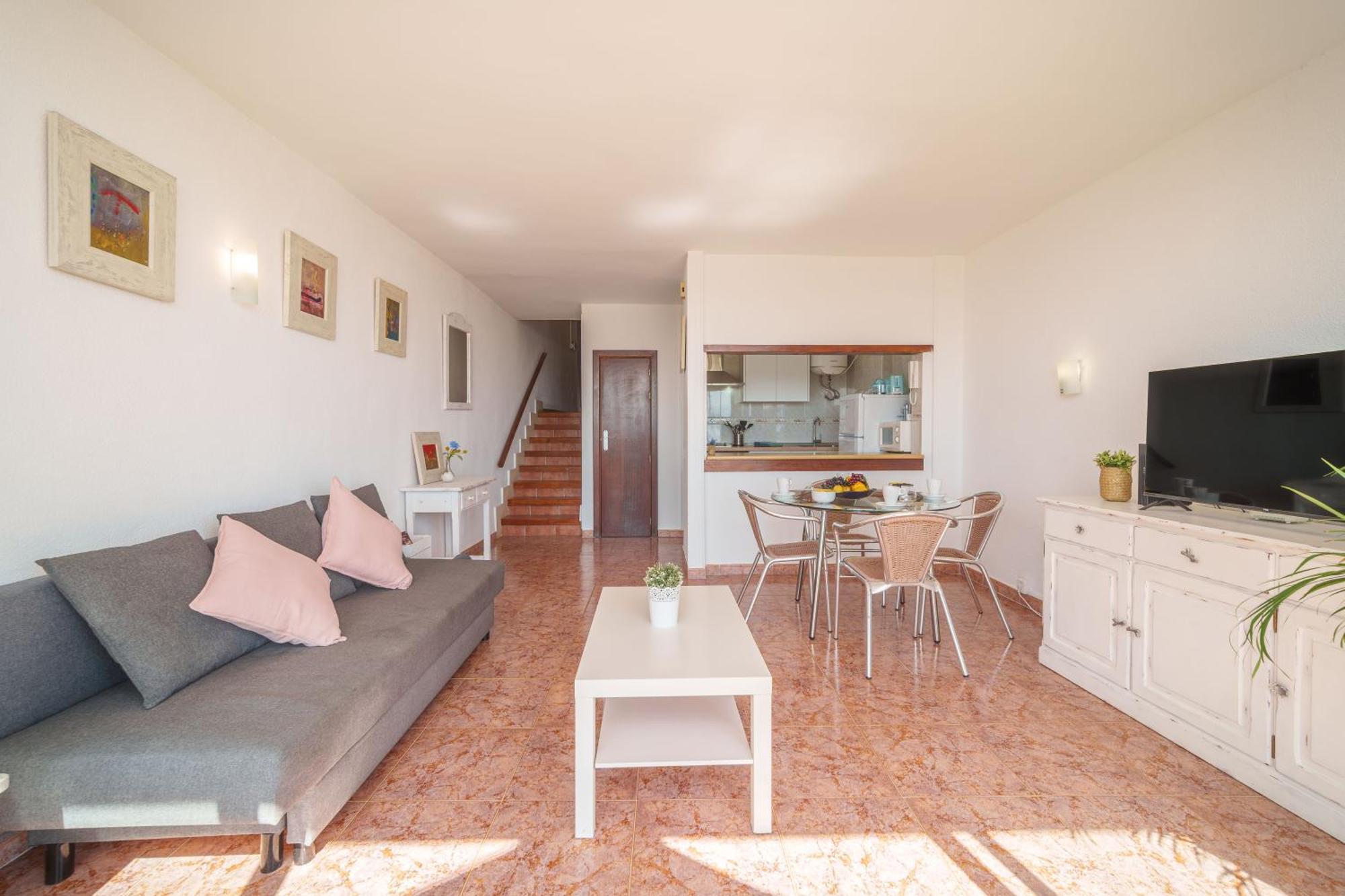 Appartement The Shell Ll New At The Beach, With Sea Views And Swimming Pool Alcúdia